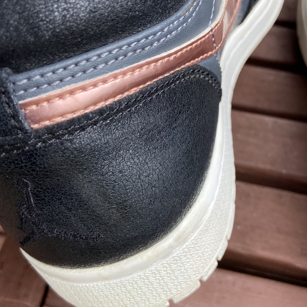 Air Jordan 1 High Retro Bronze Metal Size 9 Women’s Sneakers (2016) - Picture 7 of 13